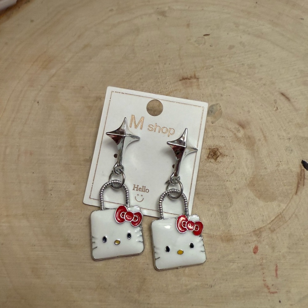 Hello Kitty White and Red Earrings‎